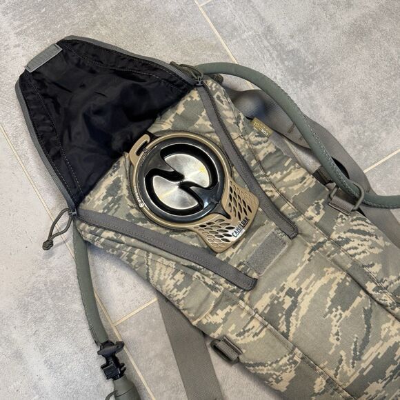 CamelBak Maximum Gear ThermoBak 3L Cordura Hydration Pack Digital Camo Military - Picture 5 of 14